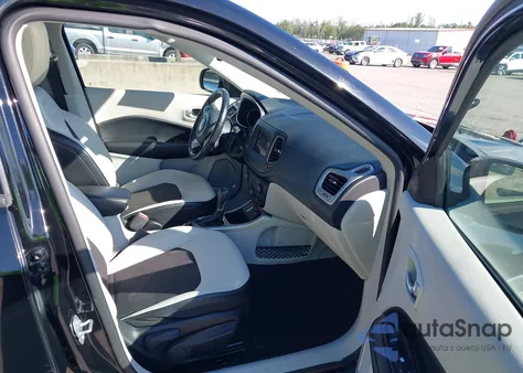 2020 Jeep Compass Sun And Wheel Fwd из США, поврежденный, VIN 3C4NJCBB0LT144464